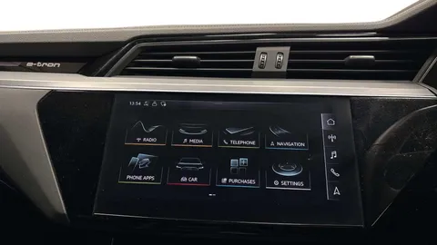 GY20YAV Audi e-tron 300kW 55 Quattro 95kWh Launch Edition 5dr Auto Thumbnail #8