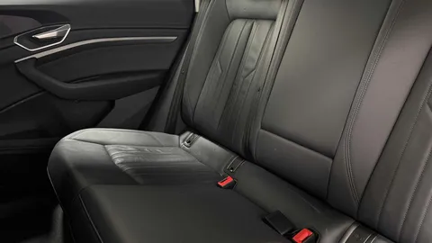 KF21JVP Audi e-tron 230kW 50 Quattro 71kWh Technik 5dr Auto Thumbnail #5