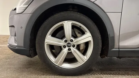 KF21JVP Audi e-tron 230kW 50 Quattro 71kWh Technik 5dr Auto Thumbnail #6