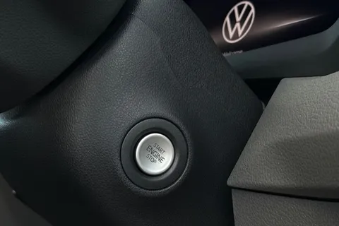 34 of 58 for Volkswagen Crafter CR35 Commerce MWB 140 PS FWD - Business Pack