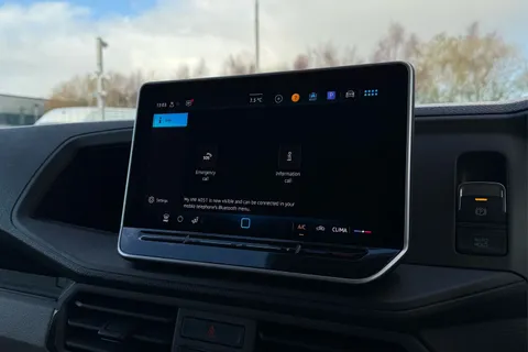 47 of 58 for Volkswagen Crafter CR35 Commerce MWB 140 PS FWD - Business Pack