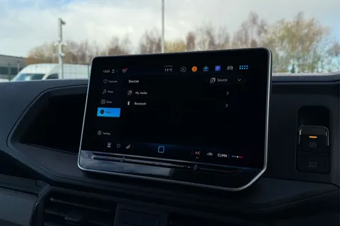 49 of 58 for Volkswagen Crafter CR35 Commerce MWB 140 PS FWD - Business Pack