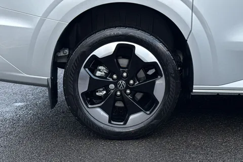 BL75EXC Volkswagen Transporter 2.0 TDI 170PS Commerce Pro Kombi Van Auto Thumbnail #10