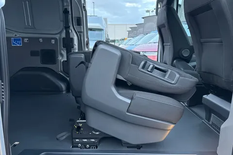 BL75EXC Volkswagen Transporter 2.0 TDI 170PS Commerce Pro Kombi Van Auto Thumbnail #46