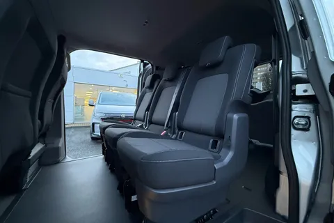 BL75EXC Volkswagen Transporter 2.0 TDI 170PS Commerce Pro Kombi Van Auto Thumbnail #47