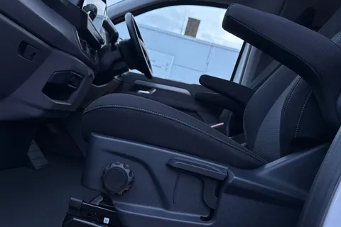 BL75EXC Volkswagen Transporter 2.0 TDI 170PS Commerce Pro Kombi Van Auto Thumbnail #49