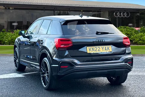 KN22YAK Audi Q2 Black Edition 35 TDI quattro 150 PS S tronic Thumbnail #3