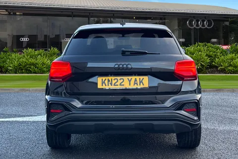 KN22YAK Audi Q2 Black Edition 35 TDI quattro 150 PS S tronic Thumbnail #5