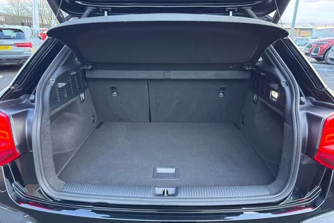 KN22YAK Audi Q2 Black Edition 35 TDI quattro 150 PS S tronic Thumbnail #8