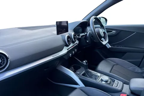 KN22YAK Audi Q2 Black Edition 35 TDI quattro 150 PS S tronic Thumbnail #16