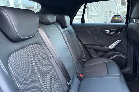 KN22YAK Audi Q2 Black Edition 35 TDI quattro 150 PS S tronic Thumbnail #20