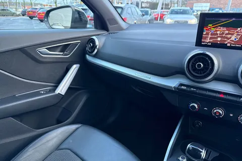 KN22YAK Audi Q2 Black Edition 35 TDI quattro 150 PS S tronic Thumbnail #21