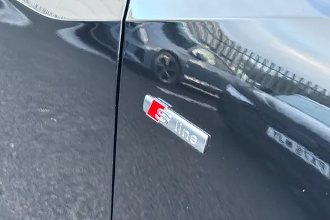 KN22YAK Audi Q2 Black Edition 35 TDI quattro 150 PS S tronic Thumbnail #28