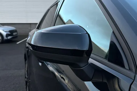 KN22YAK Audi Q2 Black Edition 35 TDI quattro 150 PS S tronic Thumbnail #29