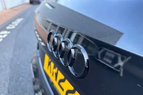 KN22YAK Audi Q2 Black Edition 35 TDI quattro 150 PS S tronic Thumbnail #34