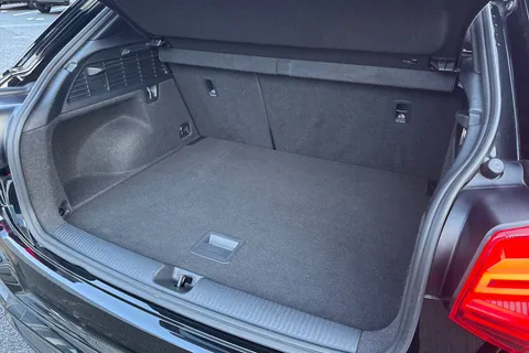 KN22YAK Audi Q2 Black Edition 35 TDI quattro 150 PS S tronic Thumbnail #37