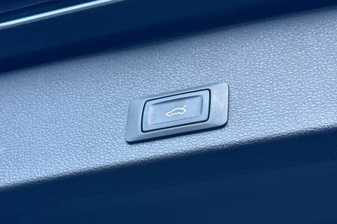 KN22YAK Audi Q2 Black Edition 35 TDI quattro 150 PS S tronic Thumbnail #38