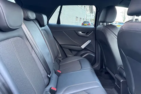 KN22YAK Audi Q2 Black Edition 35 TDI quattro 150 PS S tronic Thumbnail #39