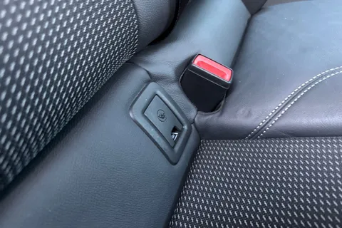 KN22YAK Audi Q2 Black Edition 35 TDI quattro 150 PS S tronic Thumbnail #41