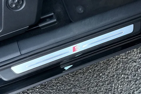 KN22YAK Audi Q2 Black Edition 35 TDI quattro 150 PS S tronic Thumbnail #47