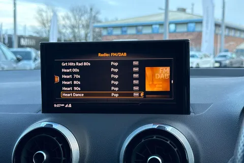 KN22YAK Audi Q2 Black Edition 35 TDI quattro 150 PS S tronic Thumbnail #57