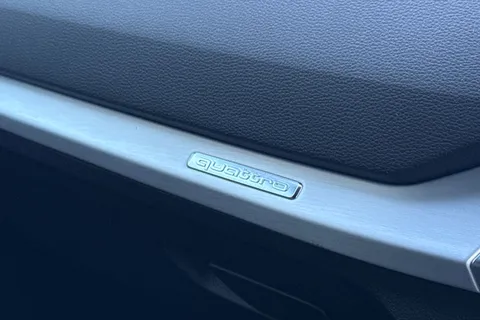 KN22YAK Audi Q2 Black Edition 35 TDI quattro 150 PS S tronic Thumbnail #61