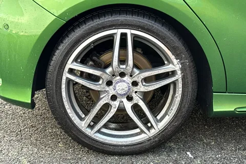 AA16BYE Mercedes-Benz A Class 2.1 A220d AMG Line (Premium) 7G-DCT 4MATIC Euro 6 (s/s) 5dr Thumbnail #11