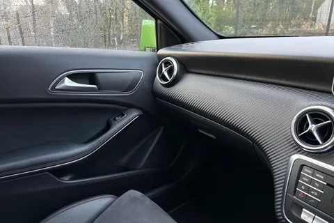 AA16BYE Mercedes-Benz A Class 2.1 A220d AMG Line (Premium) 7G-DCT 4MATIC Euro 6 (s/s) 5dr Thumbnail #40