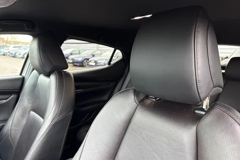 DE23VWP Mazda Mazda3 2.0 e-Skyactiv G MHEV GT Sport 5dr Thumbnail #24