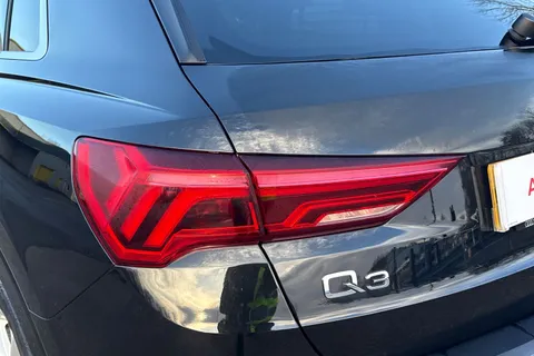 MT25YHX Audi Q3 S line 35 TFSI  150 PS S tronic Thumbnail #7