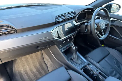 MT25YHX Audi Q3 S line 35 TFSI  150 PS S tronic Thumbnail #14