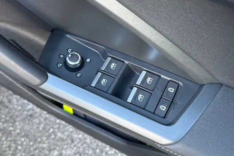 MT25YHX Audi Q3 S line 35 TFSI  150 PS S tronic Thumbnail #20
