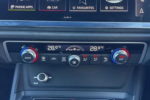 MT25YHX Audi Q3 S line 35 TFSI  150 PS S tronic Thumbnail #21