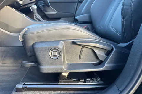 MT25YHX Audi Q3 S line 35 TFSI  150 PS S tronic Thumbnail #40