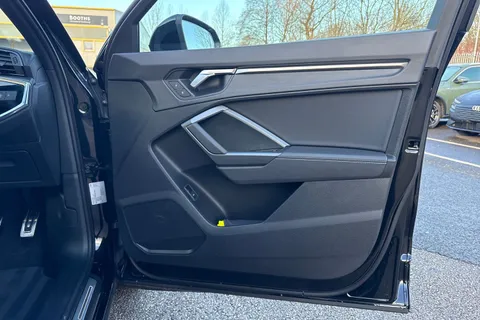 MT25YHX Audi Q3 S line 35 TFSI  150 PS S tronic Thumbnail #43