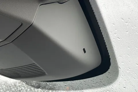 DC75BXB Volkswagen Crafter CR35 Commerce Plus MWB 140 PS Man FWD  - Digital Dash/Camera/Heated Windscr Thumbnail #35