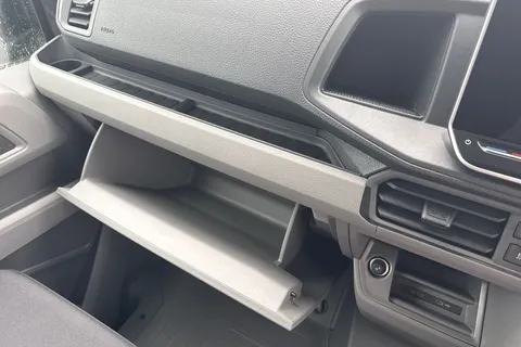 DC75AFX Volkswagen Crafter CR35 Commerce Plus MWB 140 PS Man FWD  - Digital Dash/Camera/Heated Windscr Thumbnail #34