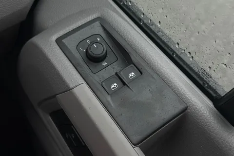 DC75AOR Volkswagen Crafter CR35 Commerce Plus MWB 140 PS Man FWD  - Digital Dash/Camera/Heated Windscr Thumbnail #40