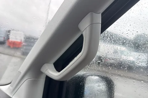 DC75BXB Volkswagen Crafter CR35 Commerce Plus MWB 140 PS Man FWD  - Digital Dash/Camera/Heated Windscr Thumbnail #42