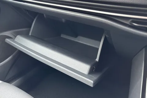  Volkswagen Golf 1.5 TSI eHybrid 19.7kWh GTE DSG Euro 6 (s/s) 5dr Thumbnail #45