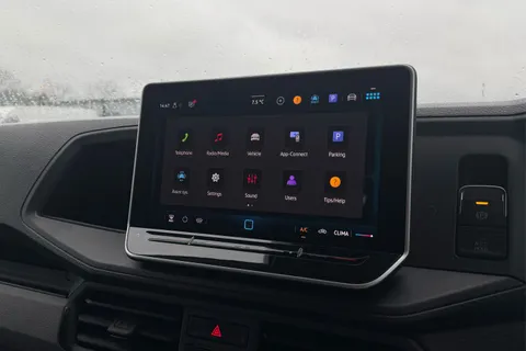 DC75BXB Volkswagen Crafter CR35 Commerce Plus MWB 140 PS Man FWD  - Digital Dash/Camera/Heated Windscr Thumbnail #48