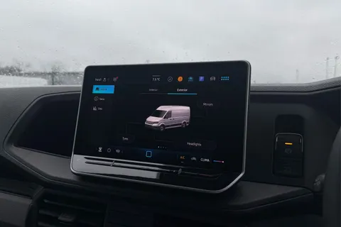 DC75AFX Volkswagen Crafter CR35 Commerce Plus MWB 140 PS Man FWD  - Digital Dash/Camera/Heated Windscr Thumbnail #54