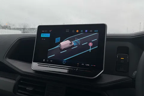 DC75AFX Volkswagen Crafter CR35 Commerce Plus MWB 140 PS Man FWD  - Digital Dash/Camera/Heated Windscr Thumbnail #55