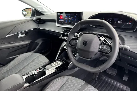  PEUGEOT 208 1.2 HYBRID Allure e-DSC6 Euro 6 (s/s) 5dr Thumbnail #13