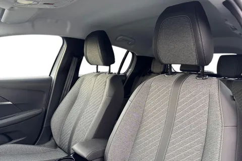  PEUGEOT 208 1.2 HYBRID Allure e-DSC6 Euro 6 (s/s) 5dr Thumbnail #15