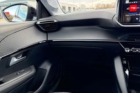  PEUGEOT 208 1.2 HYBRID Allure e-DSC6 Euro 6 (s/s) 5dr Thumbnail #19