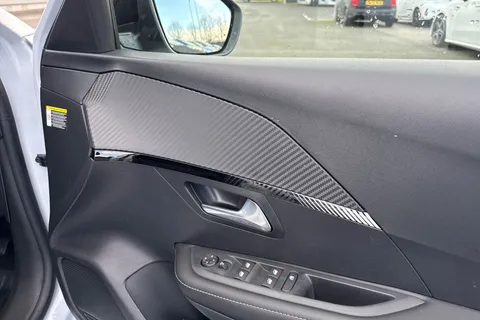  PEUGEOT 208 1.2 HYBRID Allure e-DSC6 Euro 6 (s/s) 5dr Thumbnail #20