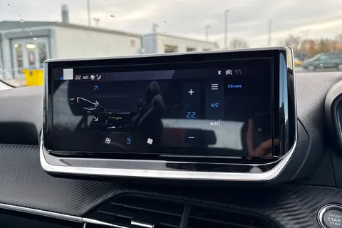  PEUGEOT 208 1.2 HYBRID Allure e-DSC6 Euro 6 (s/s) 5dr Thumbnail #21