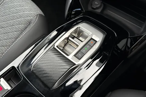  PEUGEOT 208 1.2 HYBRID Allure e-DSC6 Euro 6 (s/s) 5dr Thumbnail #22