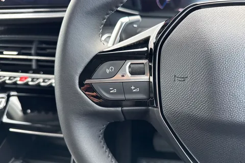  PEUGEOT 208 1.2 HYBRID Allure e-DSC6 Euro 6 (s/s) 5dr Thumbnail #38